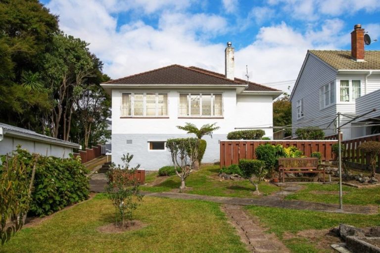 Photo of property in 75 Walmer Road, Point Chevalier, Auckland, 1022