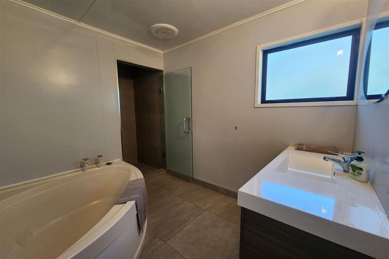 Photo of property in 2 Heatherlea Street, Outer Kaiti, Gisborne, 4010