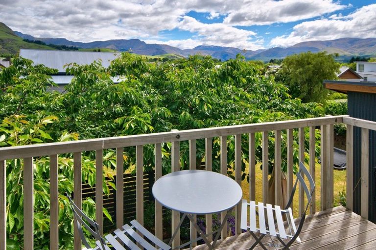 Photo of property in 8 Acheron Place, Lake Hayes, Queenstown, 9304