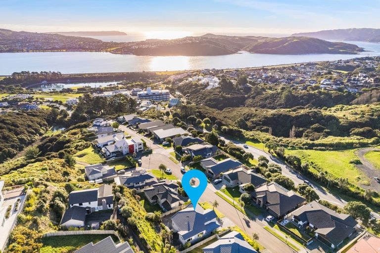 Photo of property in 19 Aspiring Terrace, Aotea, Porirua, 5024