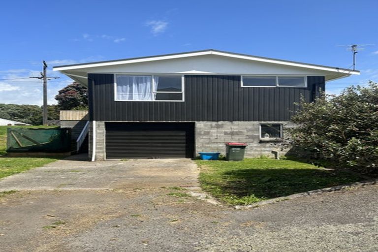 Photo of property in 17 Calvert Road, Moturoa, New Plymouth, 4310