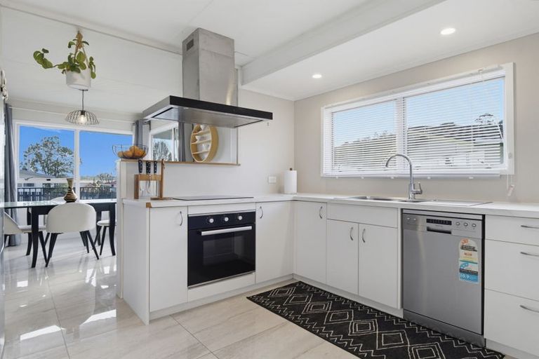 Photo of property in 16 Dingadee Street, Welcome Bay, Tauranga, 3112