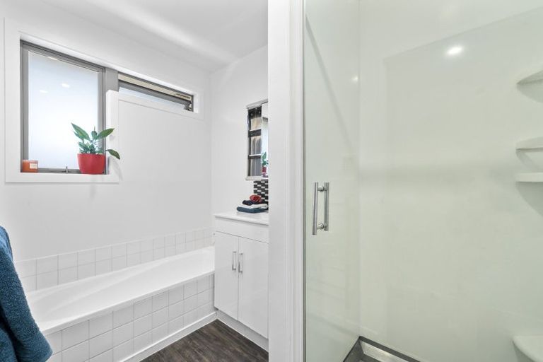 Photo of property in 111 Weston Road, St Albans, Christchurch, 8052