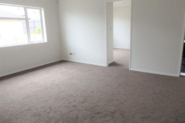 Photo of property in 104 Keri Vista Rise, Papakura, 2110