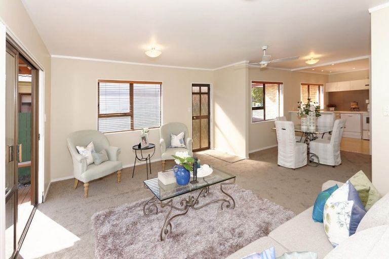 Photo of property in 2/36 Golfland Drive, Golflands, Auckland, 2013