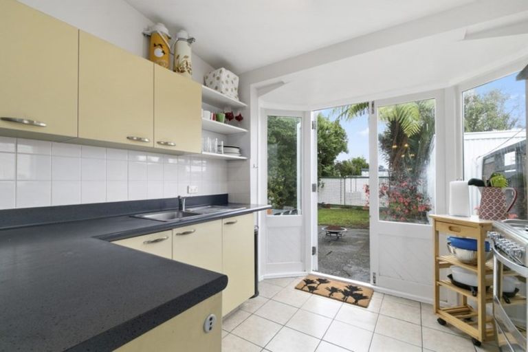 Photo of property in 1 Pitt Street, Moera, Lower Hutt, 5010