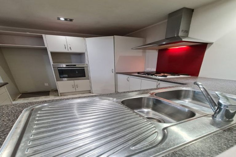 Photo of property in 39 Sunnyside Road, Sunnyvale, Auckland, 0612