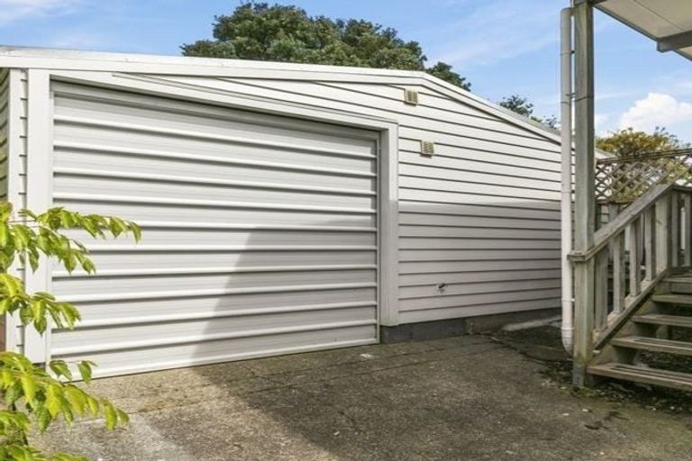 Photo of property in 9 Cedar Street, Maungaraki, Lower Hutt, 5010