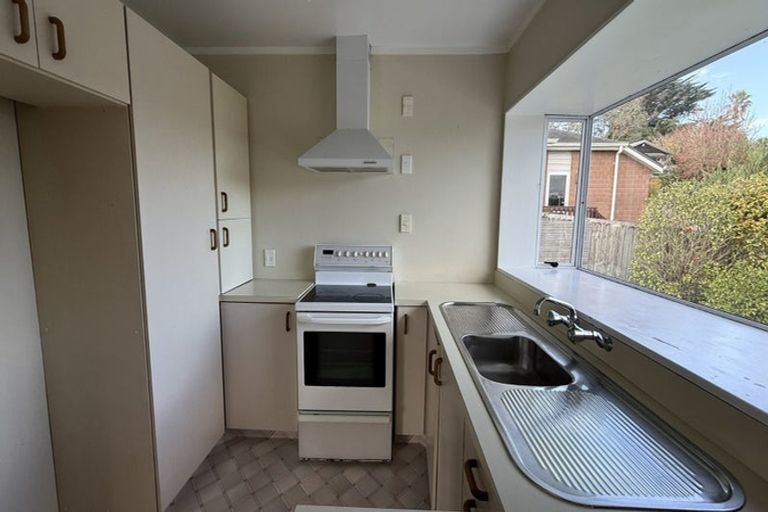 Photo of property in 3/74 West Coast Road, Glen Eden, Auckland, 0602