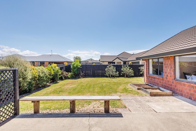 Photo of property in 4 Nevada Way, Kelvin Grove, Palmerston North, 4414