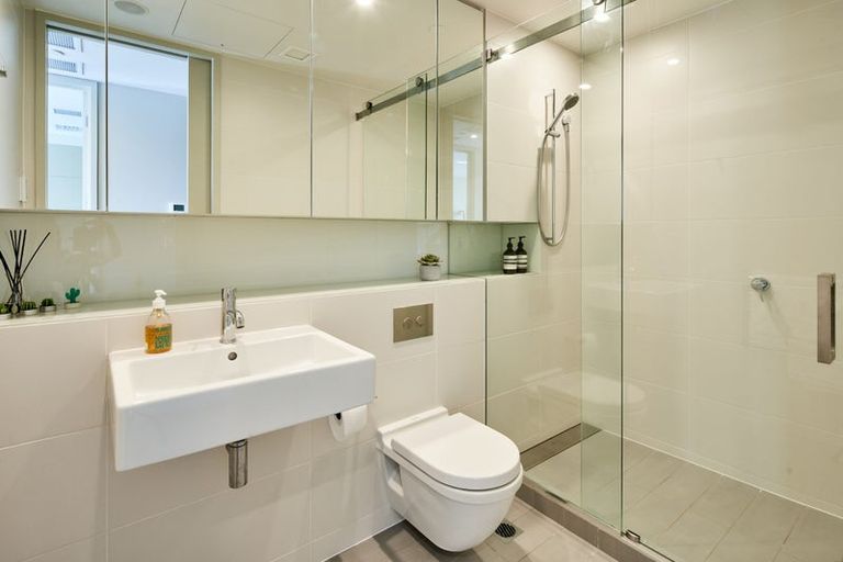 Photo of property in Clyde Quay Wharf, 2b/6 Clyde Quay Wharf, Te Aro, Wellington, 6011