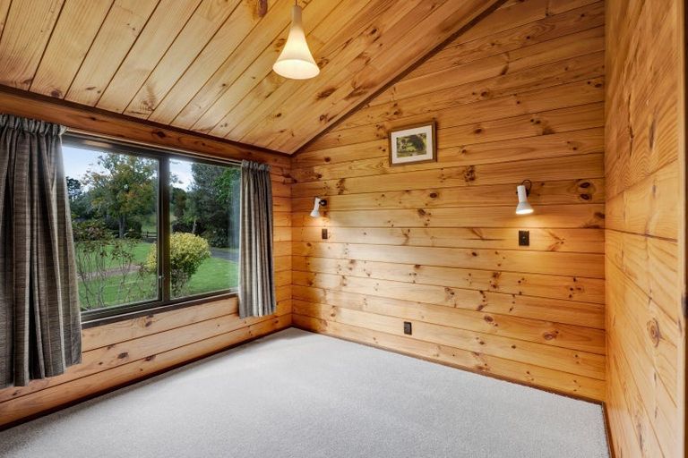 Photo of property in 65 Veale Road, Ridgewood, New Plymouth, 4371