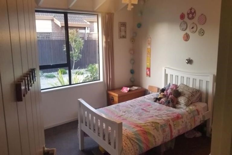 Photo of property in 247 Queenspark Drive, Parklands, Christchurch, 8083