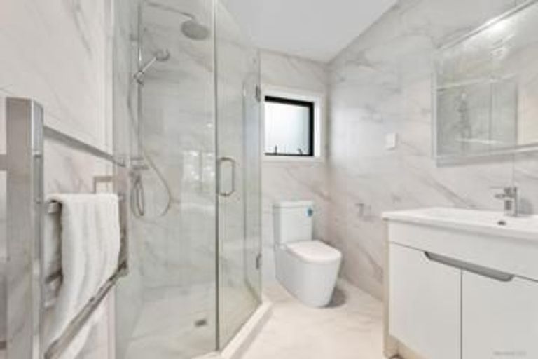 Photo of property in 9/1 Kaponga Crescent, New Lynn, Auckland, 0600