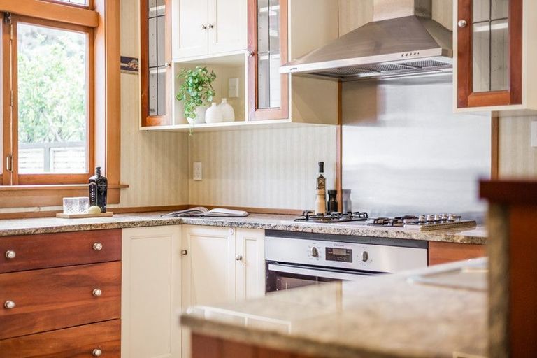 Photo of property in 49 Oroua Street, Eastbourne, Lower Hutt, 5013