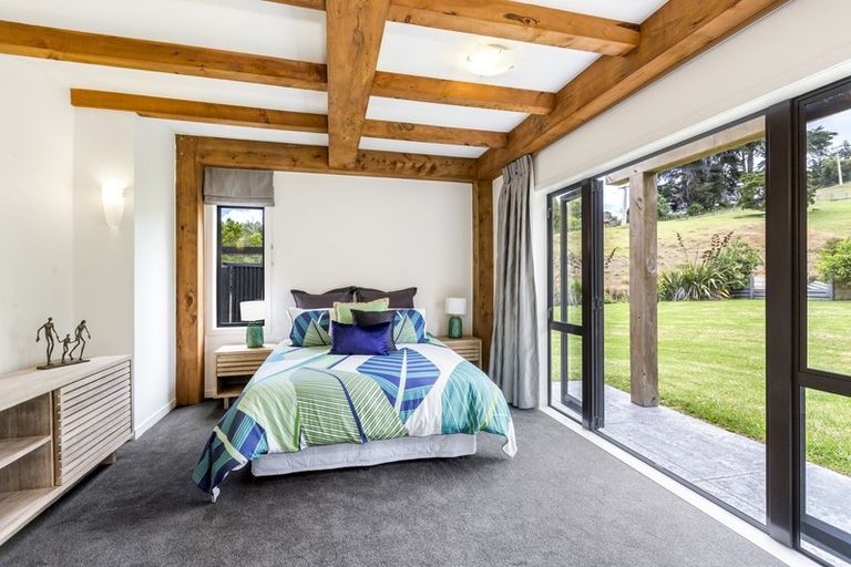 Photo of property in 7 Whangaparaoa Road, Red Beach, 0932