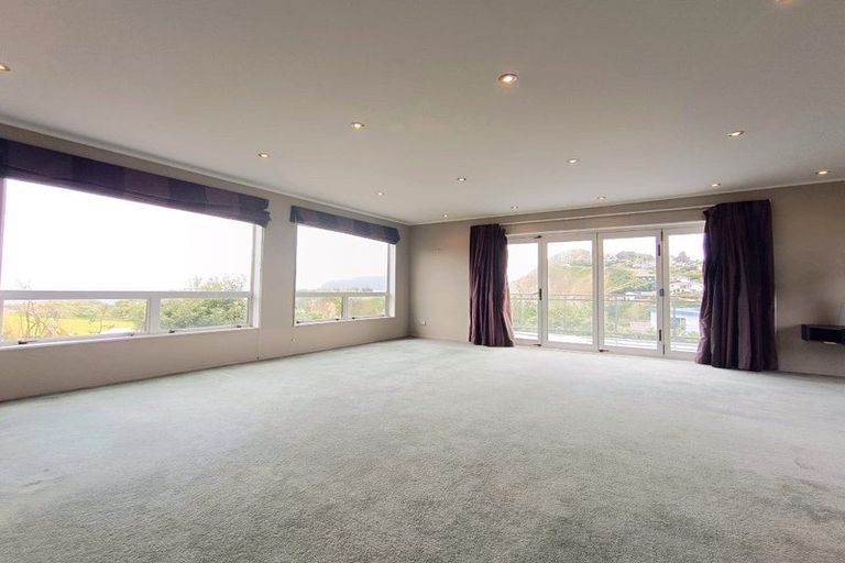 Photo of property in 17 Terrace Road, Titahi Bay, Porirua, 5022