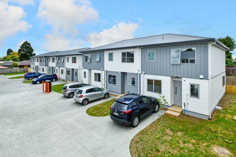 Photo of property in 8/70 Clevedon Road, Papakura, 2110