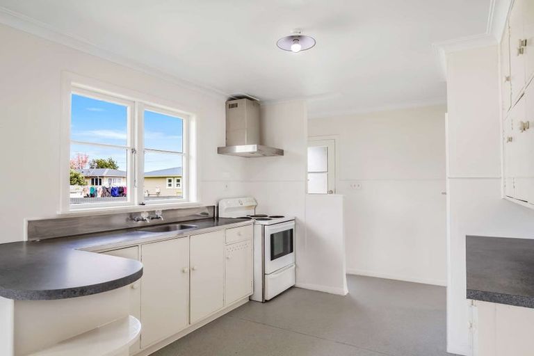 Photo of property in 15 Mako Mako Road, Levin, 5510