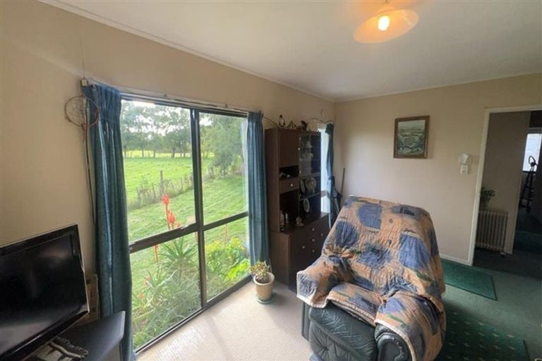 Photo of property in 28 Pukeroa Place, Papakura, 2110