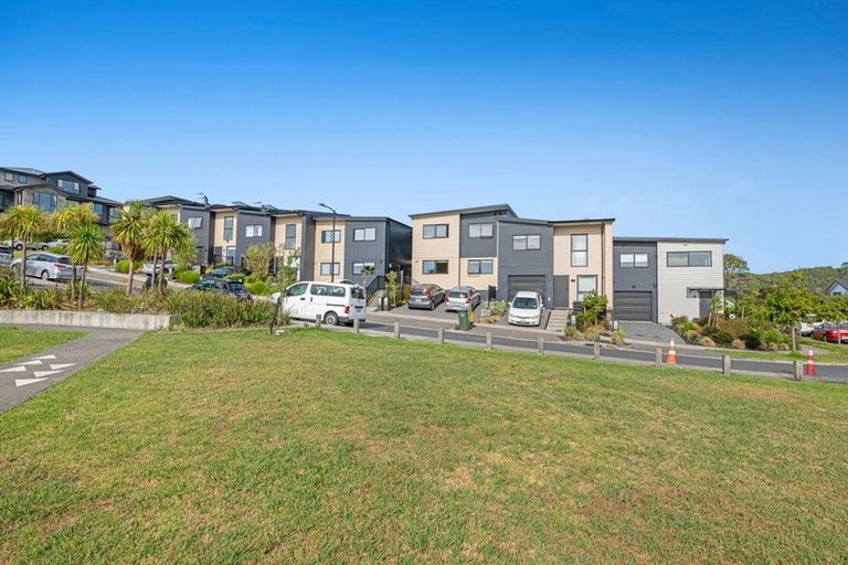 Photo of property in 2/19 Ringi Lane, Orewa, 0931