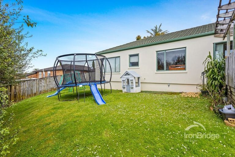 Photo of property in 22 San Pedro Place, Henderson, Auckland, 0612