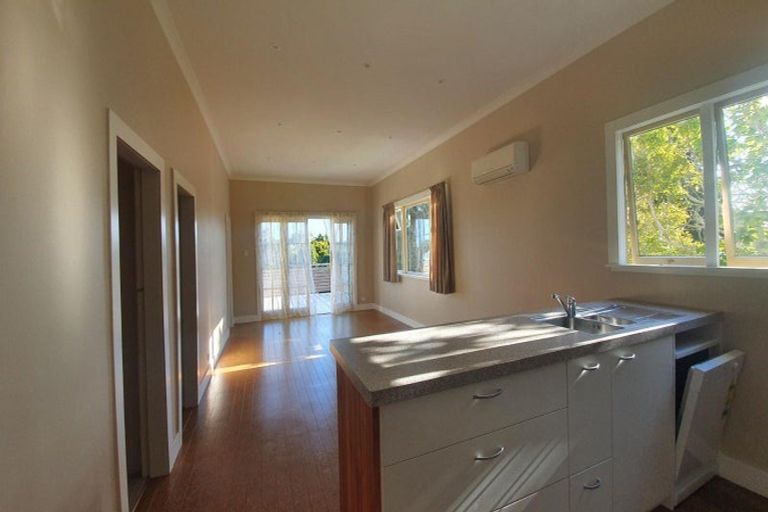 Photo of property in 32 Bonithon Avenue, Moturoa, New Plymouth, 4310