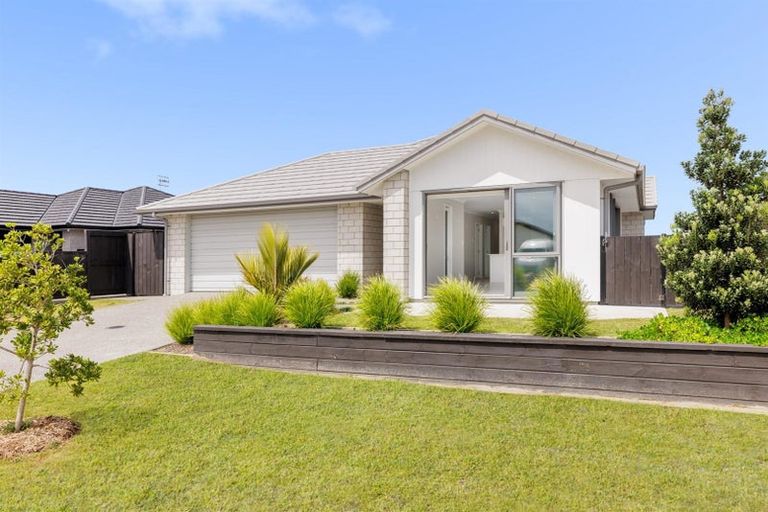 Photo of property in 43 Kaiora Drive, Papamoa Beach, Papamoa, 3118