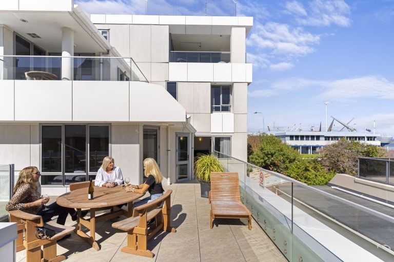 Photo of property in Anchorage Apartments, 411/36 Victoria Road, Mount Maunganui, 3116