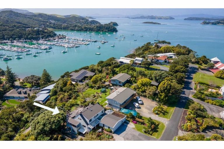 Photo of property in 87 Doves Bay Road, Kerikeri, 0294