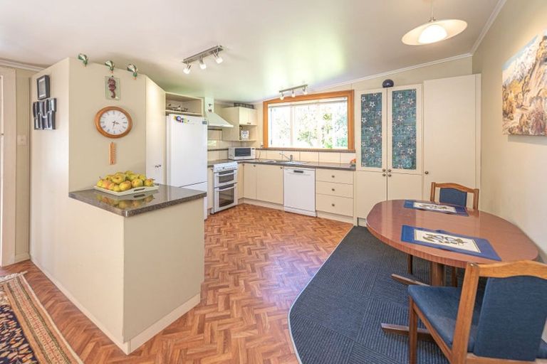 Photo of property in 110 Weraroa Road, Waverley, 4510