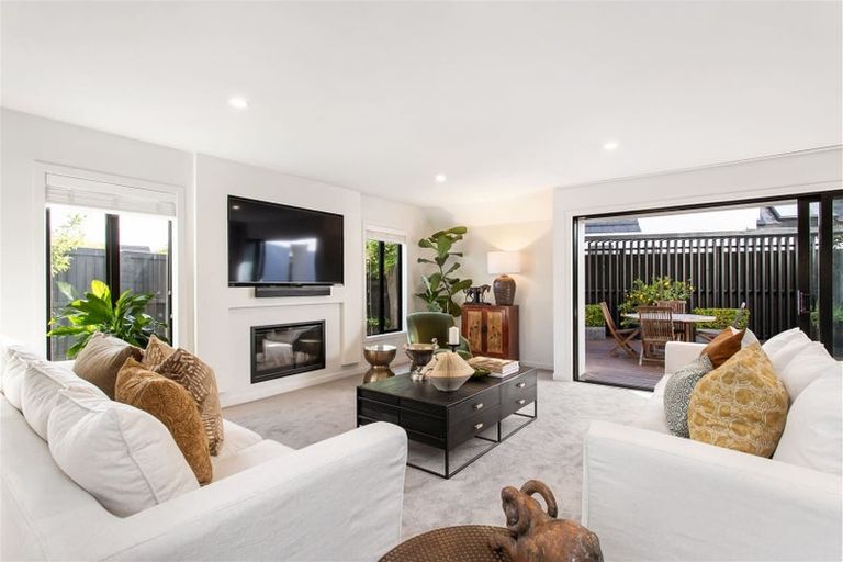 Photo of property in 2a Wairarapa Terrace, Merivale, Christchurch, 8014