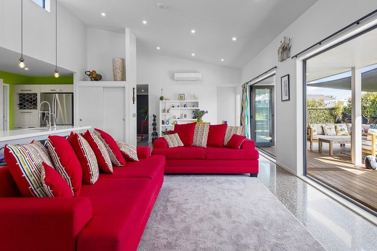 Photo of property in 15 Bellbird Place, Rolleston, 7614