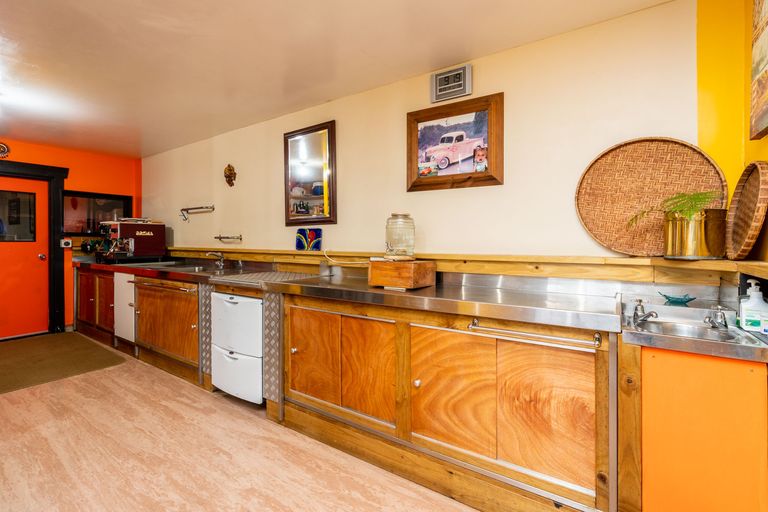 Photo of property in 4800 State Highway 1, Waipu, 0582