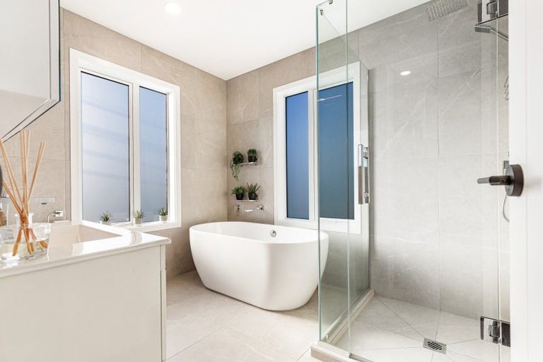 Photo of property in 1 The Bays Rise, Murrays Bay, Auckland, 0630