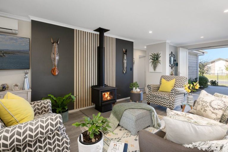 Photo of property in 124 Puhirake Crescent, Pyes Pa, Tauranga, 3112