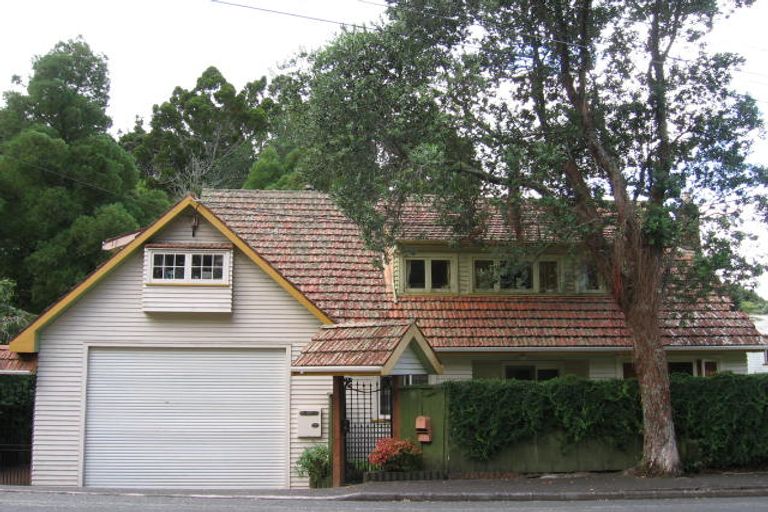 Photo of property in 48 Valley Road, Titirangi, Auckland, 0604