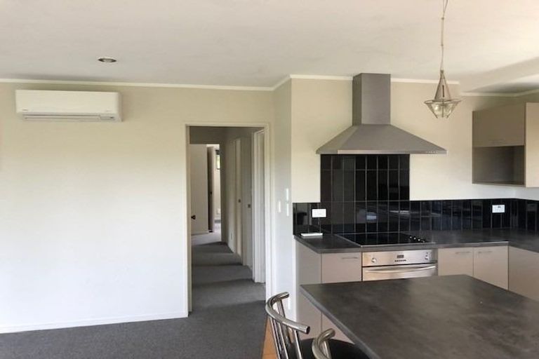 Photo of property in 1/42 Woodlands Crescent, Browns Bay, Auckland, 0630