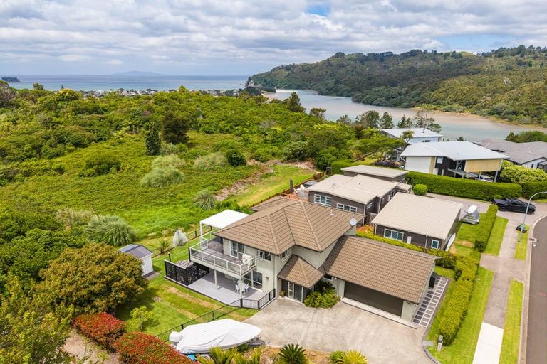 Photo of property in 100 Estuary View, Whangamata, 3620
