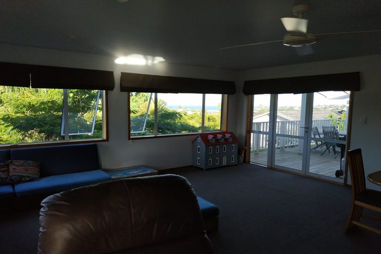 Photo of property in 12 Robin Lane, Browns Bay, Auckland, 0630