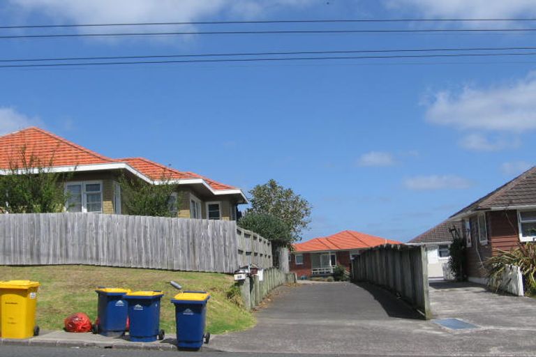 Photo of property in 2/86 Birkdale Road, Birkdale, Auckland, 0626