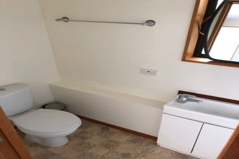 Photo of property in 20 Lingham Crescent, Torbay, Auckland, 0630