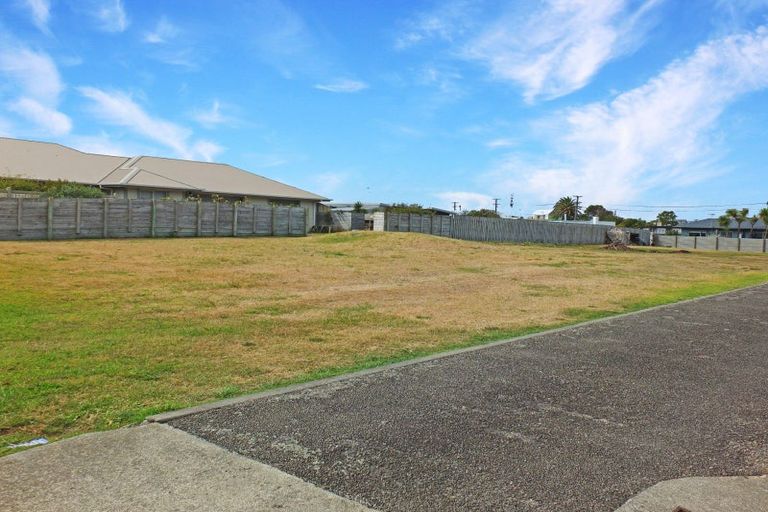 Photo of property in 42 Andrews Street, Foxton Beach, Foxton, 4815