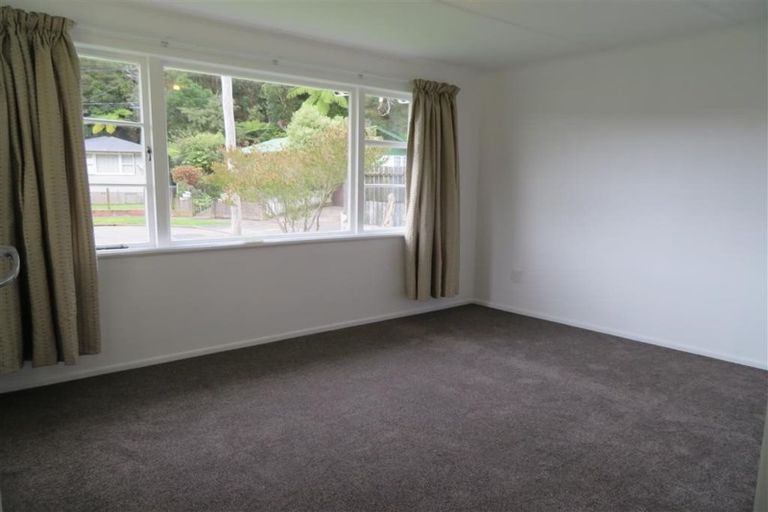 Photo of property in 19 Shackleton Grove, Stokes Valley, Lower Hutt, 5019