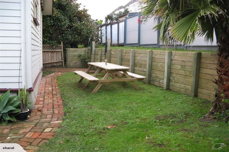 Photo of property in 19b Stafford Road, Northcote Point, Auckland, 0627