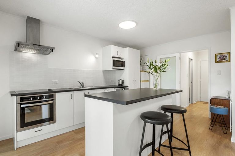 Photo of property in 4/83 Lake Road, Devonport, Auckland, 0622