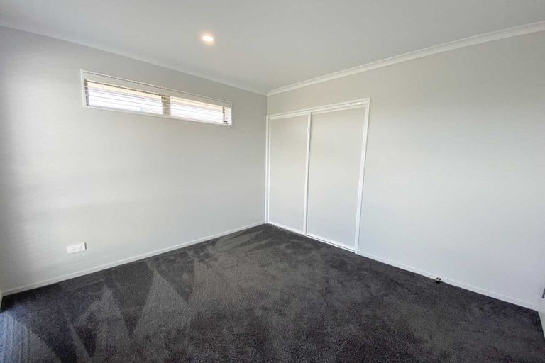 Photo of property in 11 Fairbairn Close, Halswell, Christchurch, 8025