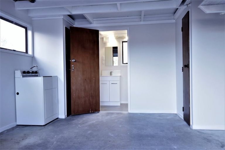 Photo of property in 18 Wycherley Drive, Bucklands Beach, Auckland, 2014