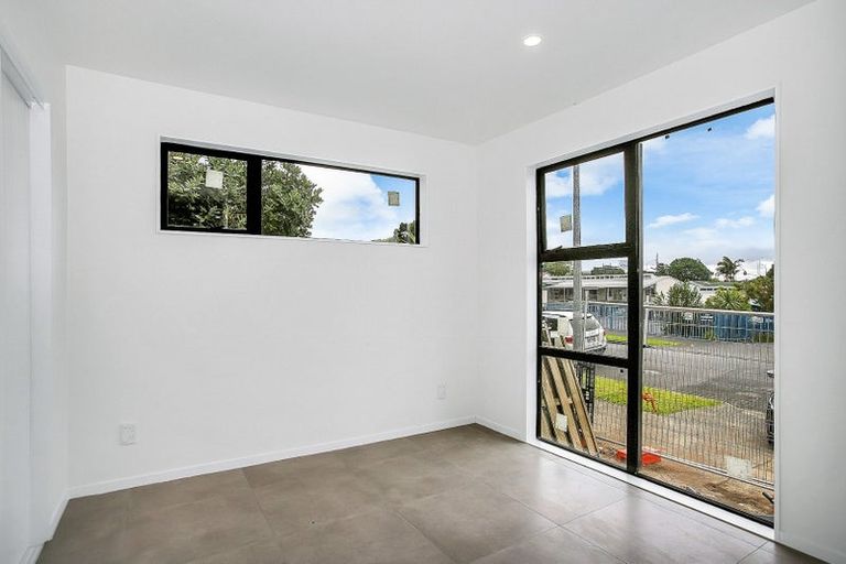 Photo of property in 1/21 Montrose Street, Point Chevalier, Auckland, 1022