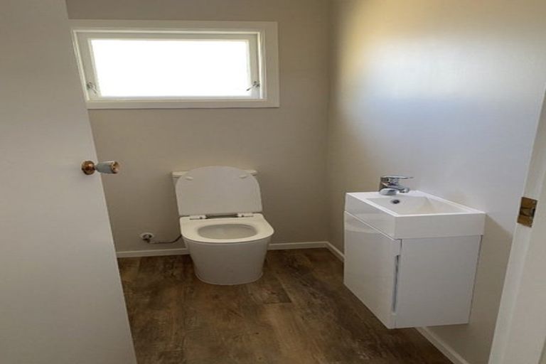 Photo of property in 15 Pekanga Road, Normandale, Lower Hutt, 5010